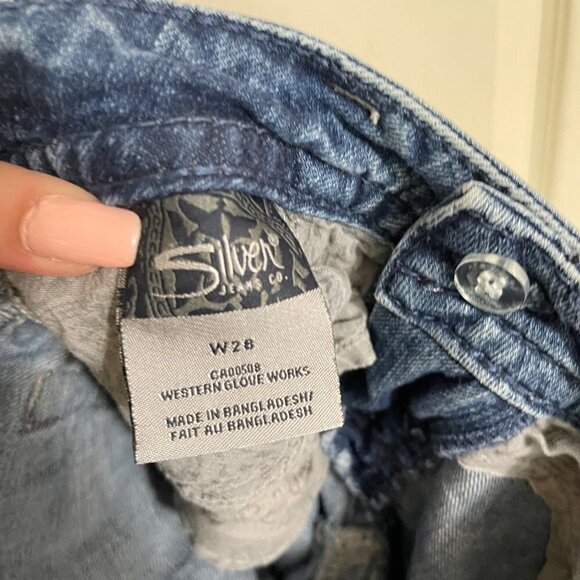 Silver Jeans Women's Contrast Stitch Embroidered Pocket Tuesday Crop Jeans Sz 28 - Picture 4 of 9